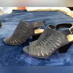 Y•Not strappy heels